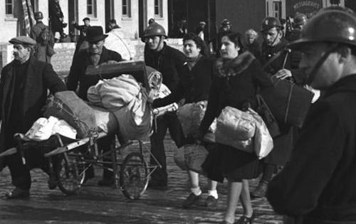Deportation of Jews from Marseille, France. Bundesarchiv, Bild 101I-027-1477-21 / Vennemann, Wolfgang / CC-BY-SA 3.0 [CC BY-SA 3.0 de (http://creativecommons.org/licenses/by-sa/3.0/de/deed.en)], via Wikimedia Commons.