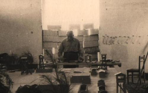 Yaakov Wiernik builds Treblinka camp model in Lohamey Hagetaot Museum 2